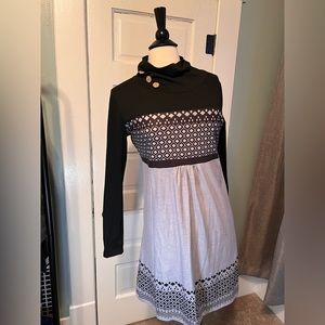 Amazon Black/Grey Midi Dress with wooden Buttons, Sz Med